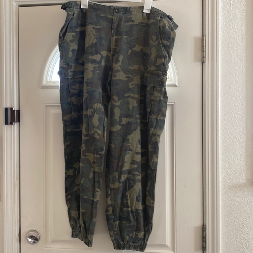 Fashion Nova cadet Kim oversized camo pants